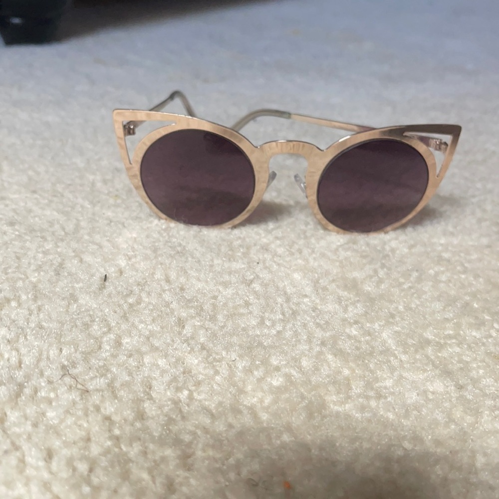 Cat eye eyeglasses